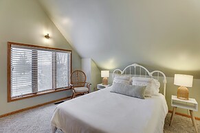 Private Hot Tub + Game Room: Galena Territory Home