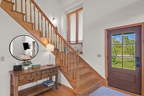 Private Hot Tub + Game Room: Galena Territory Home