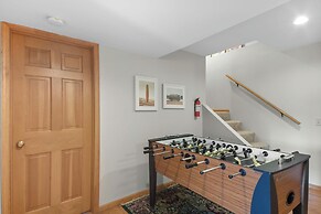 Private Hot Tub + Game Room: Galena Territory Home