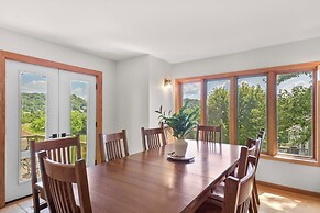 Private Hot Tub + Game Room: Galena Territory Home