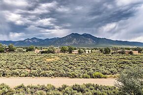 House on 1 1/2 Acres - 30 Mins to Taos Ski Valley!