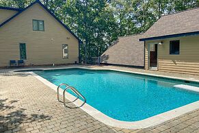 Nashville Area Family Getaway w/ Private Pool!