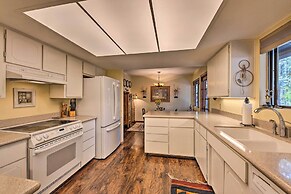 Pinetop Lakes Country Club Cabin w/ Deck