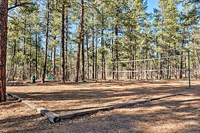 Pinetop Lakes Country Club Cabin w/ Deck