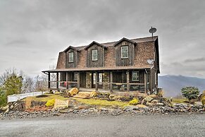 The Barn House: Caldwell Mtn Retreat w/ Hot Tub!