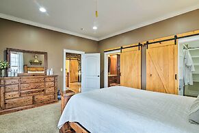 The Barn House: Caldwell Mtn Retreat w/ Hot Tub!