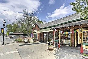 Bolton Landing Cottage: Walk to Lake George!