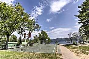 Bolton Landing Cottage: Walk to Lake George!