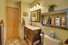 Hikers Haven: Pine Getaway w/ Wraparound Deck!