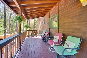 Hikers Haven: Pine Getaway w/ Wraparound Deck!