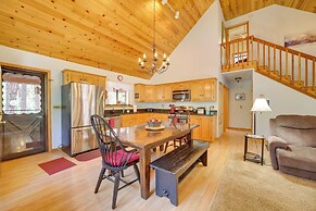 Hikers Haven: Pine Getaway w/ Wraparound Deck!