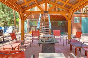 Hikers Haven: Pine Getaway w/ Wraparound Deck!