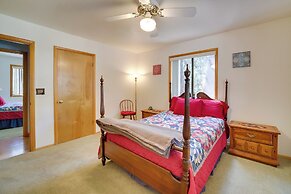 Hikers Haven: Pine Getaway w/ Wraparound Deck!