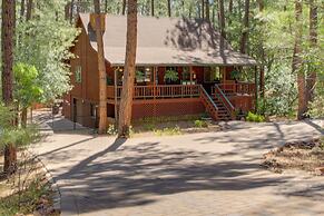 Hikers Haven: Pine Getaway w/ Wraparound Deck!