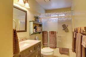 Hikers Haven: Pine Getaway w/ Wraparound Deck!