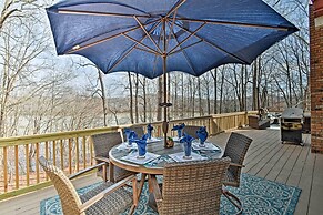 Pristine Lake Barkley Escape w/ Deck, Porch & Bar!