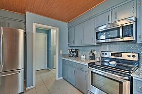 Pristine Lake Barkley Escape w/ Deck, Porch & Bar!