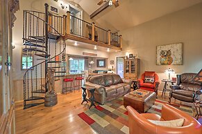 Beech Mountain Escape w/ Mtn Views & Fireplace!