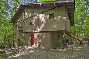 Beech Mountain Escape w/ Mtn Views & Fireplace!
