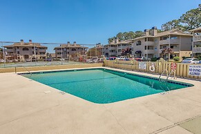Little River Condo w/ Community Pool & Hot Tub!