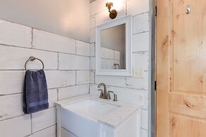 Early Cabin w/ Deck ~ 20 Mi to Lake Brownwood!