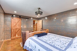 Early Cabin w/ Deck ~ 20 Mi to Lake Brownwood!