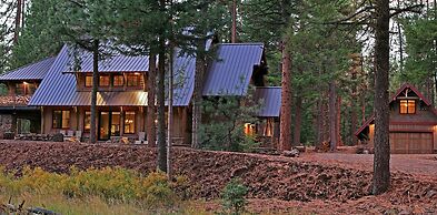 Ashland Lodge w/ Lake Views & Game Room Loft