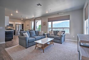 Lake Chelan Condo, Walk to Brewery & Wineries