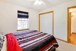 Hot Tub, Game Room & Fire Pit: Poconos Retreat