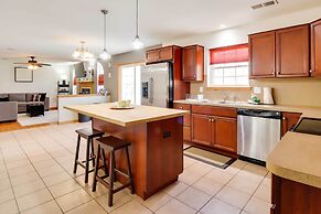 Hot Tub, Game Room & Fire Pit: Poconos Retreat