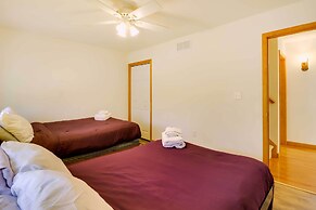 Hot Tub, Game Room & Fire Pit: Poconos Retreat