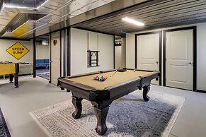 Hot Tub, Game Room & Fire Pit: Poconos Retreat