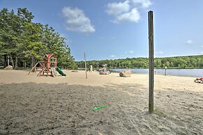 Hot Tub, Game Room & Fire Pit: Poconos Retreat