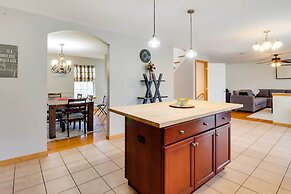 Hot Tub, Game Room & Fire Pit: Poconos Retreat