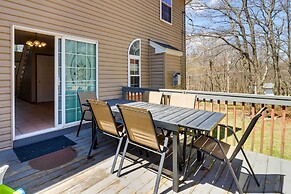 Hot Tub, Game Room & Fire Pit: Poconos Retreat
