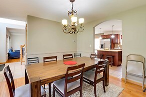 Hot Tub, Game Room & Fire Pit: Poconos Retreat