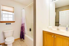 Hot Tub, Game Room & Fire Pit: Poconos Retreat