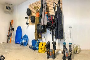 Quiet Alpine Hideaway w/ Panoramic Mountain Views!