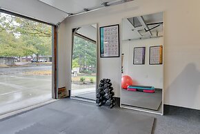 Lovely Vancouver Retreat w/ Home Gym!