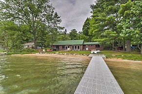 13 Mi to Dtwn: Lakefront Cottage w/ Dock