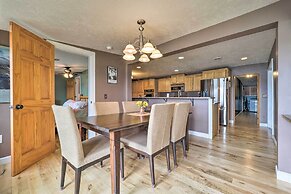 13 Mi to Dtwn: Lakefront Cottage w/ Dock