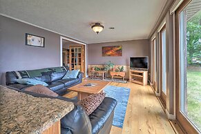 13 Mi to Dtwn: Lakefront Cottage w/ Dock