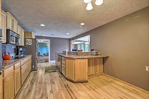 13 Mi to Dtwn: Lakefront Cottage w/ Dock