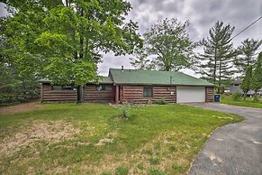 13 Mi to Dtwn: Lakefront Cottage w/ Dock