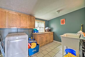 13 Mi to Dtwn: Lakefront Cottage w/ Dock