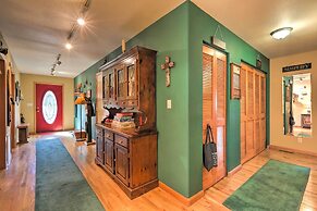 Rustic Cabin w/ Deck ~ 4 Mi to Old Town Flagstaff!