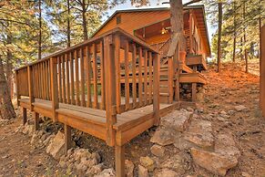 Rustic Cabin w/ Deck ~ 4 Mi to Old Town Flagstaff!