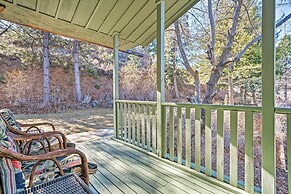 Mountain Escape - 7 Miles to Mission Ridge Resort!