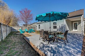 Chic Bentonville Home w/ Patio & Fire Pit!