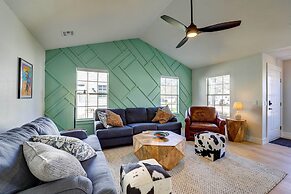 Chic Bentonville Home w/ Patio & Fire Pit!